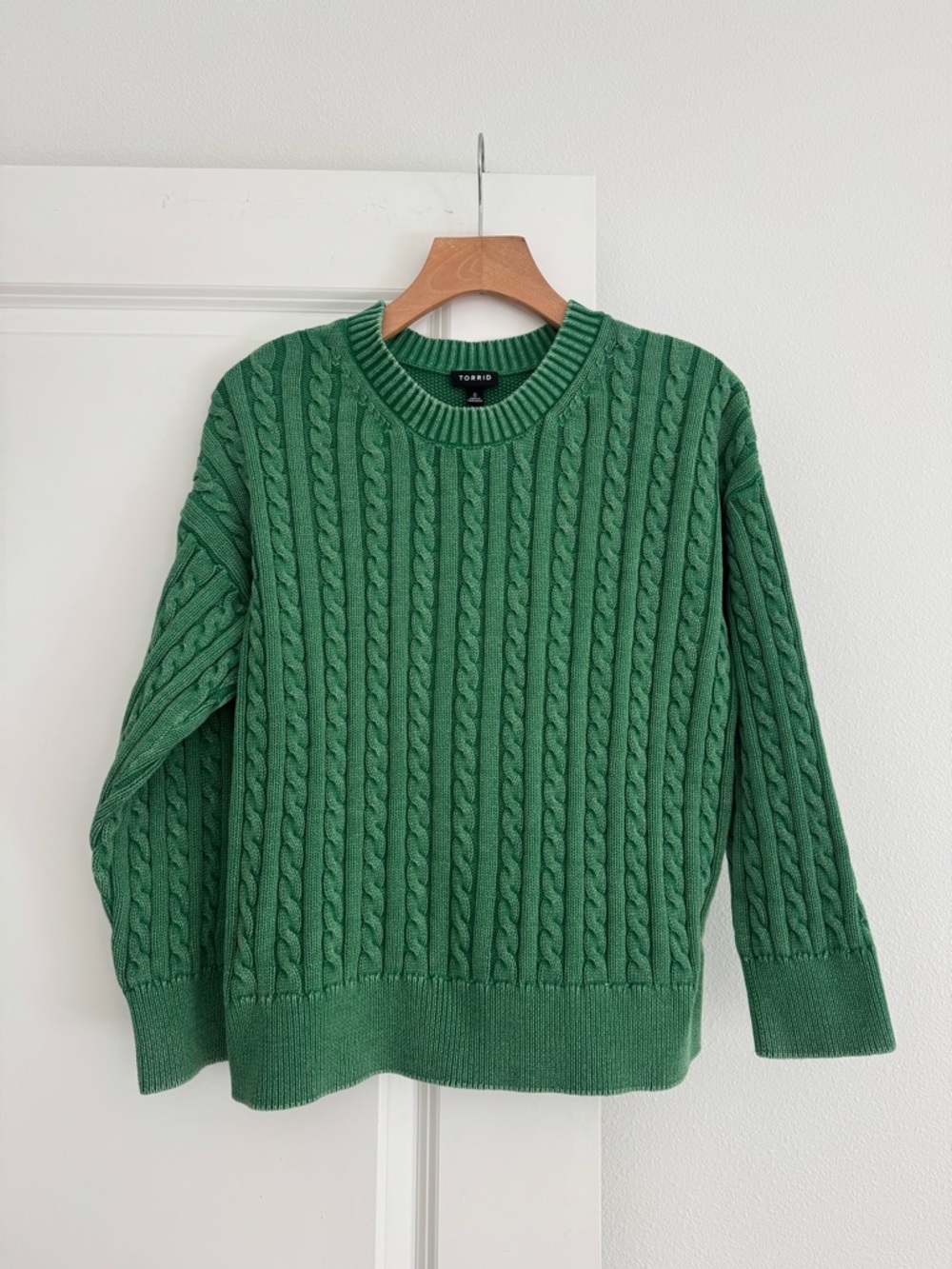 Torrid women’s green crewneck cable knit long sleeve knit sweater size LARGE